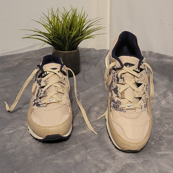 Nike Other - Nike Air Max 94 Snakeskin Newsprint